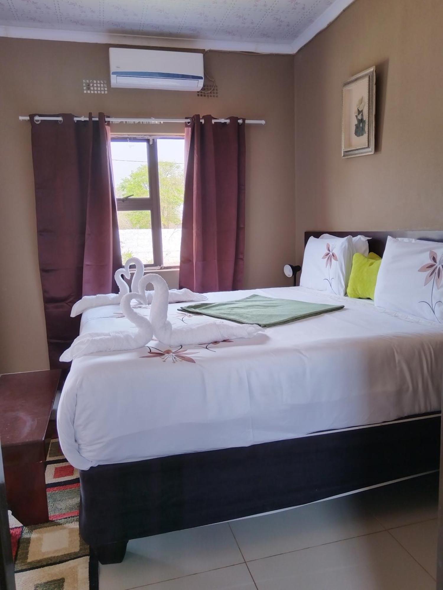 Looks Cottages Self Catering Apartments Kasane Luaran gambar