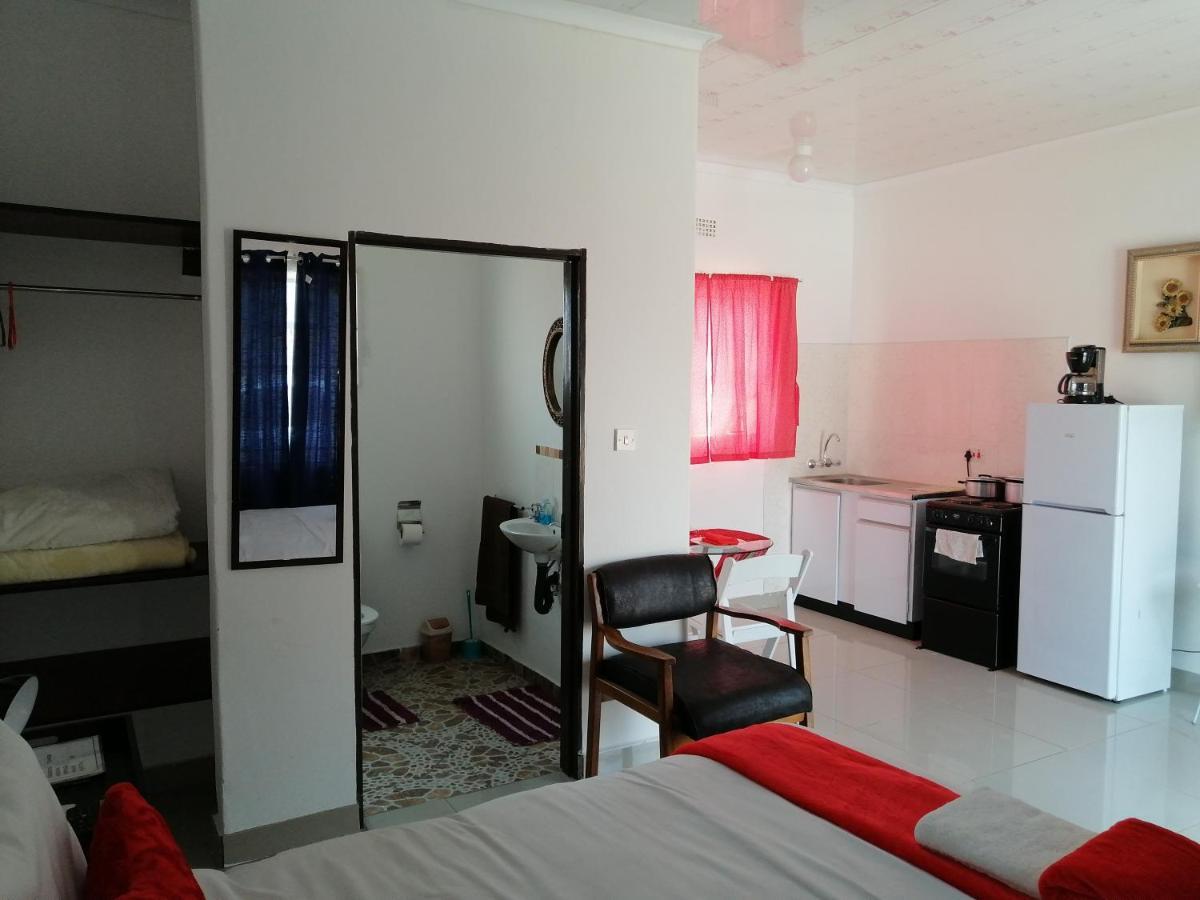 Looks Cottages Self Catering Apartments Kasane Luaran gambar