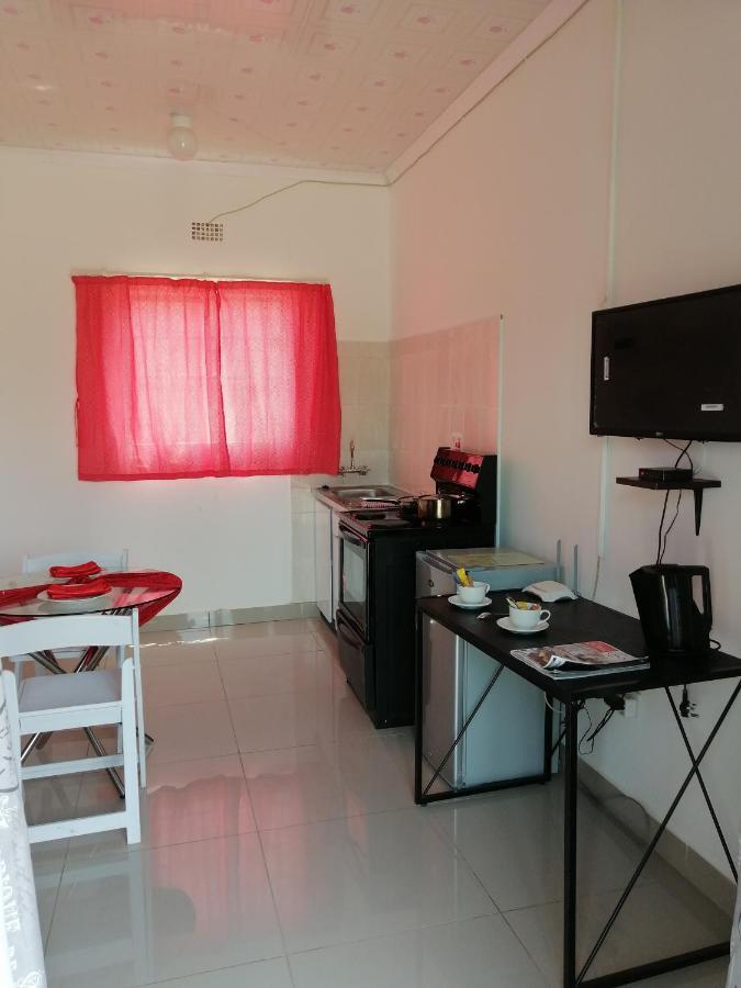 Looks Cottages Self Catering Apartments Kasane Luaran gambar