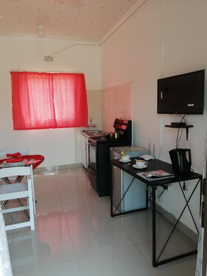 Looks Cottages Self Catering Apartments Kasane Luaran gambar